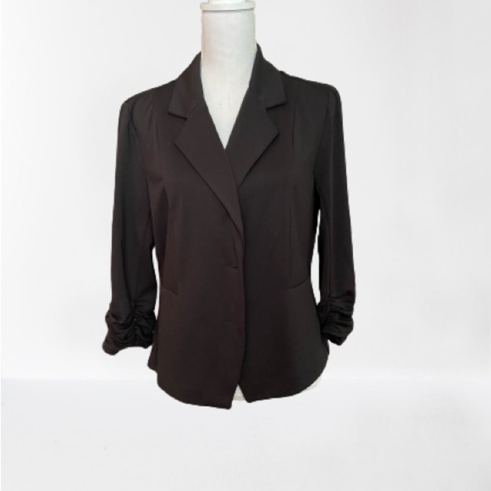Classic Black Women's Blazer with Ruched Sleeves